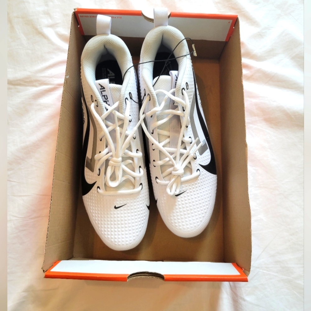 NWT Nike White Black Alpha Menace 4 Battery Cleats